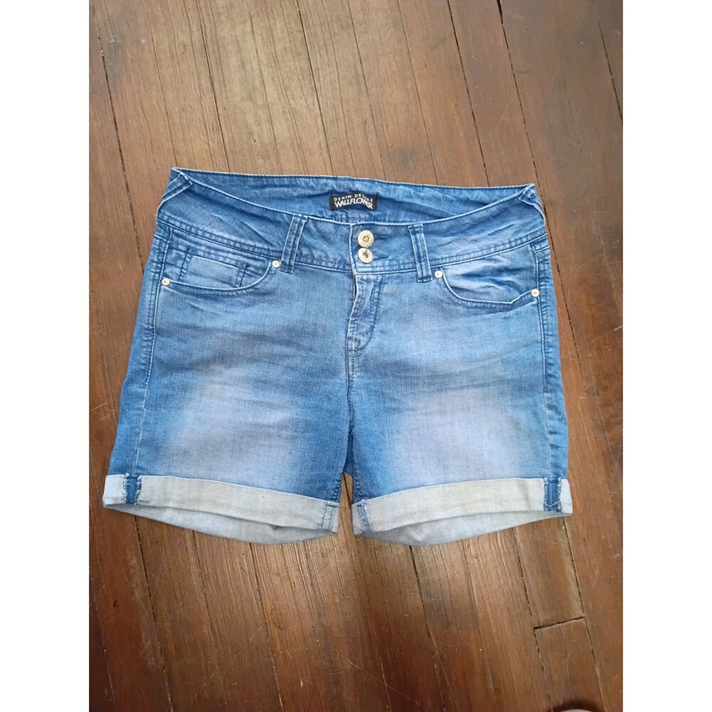 Denim Deluxe Wallflower Ladies Cuffed Shorts Size 9